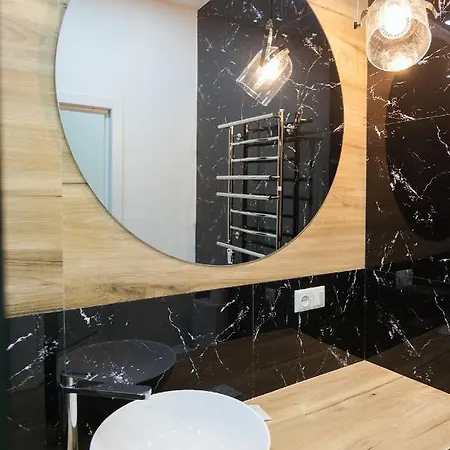 Leogrand On Khmelnytskoho 11 Апартаменты *