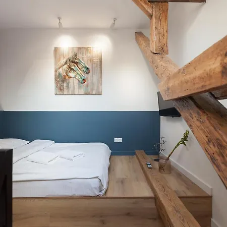 Leogrand On Khmelnytskoho 11