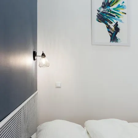 Leogrand On Khmelnytskoho 11