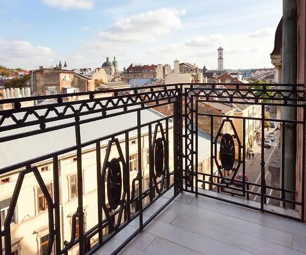 Leogrand On Khmelnytskoho 11 *