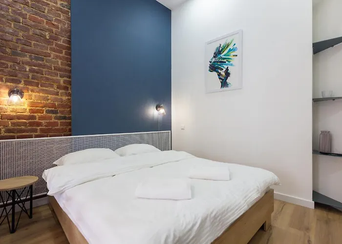 Leogrand On Khmelnytskoho 11