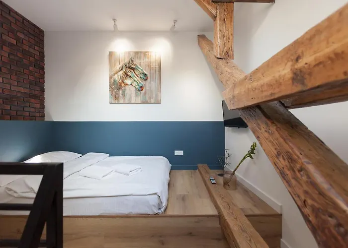 Leogrand On Khmelnytskoho 11