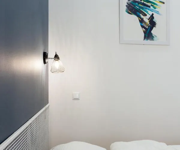 Leogrand On Khmelnytskoho 11